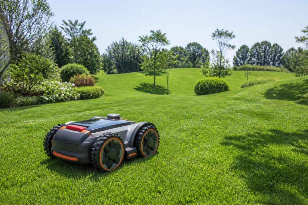 Segway Navimow X4 (X420) : l&rsquo;robot tondeuse 4 roues motrices conçu pour dompter les vastes jardins